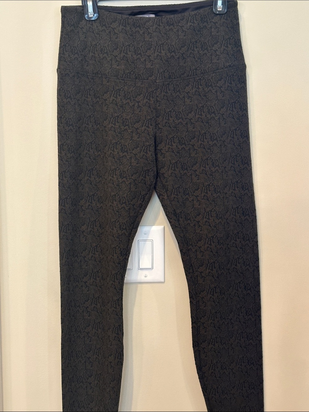 Lysse Black Textured Leggings